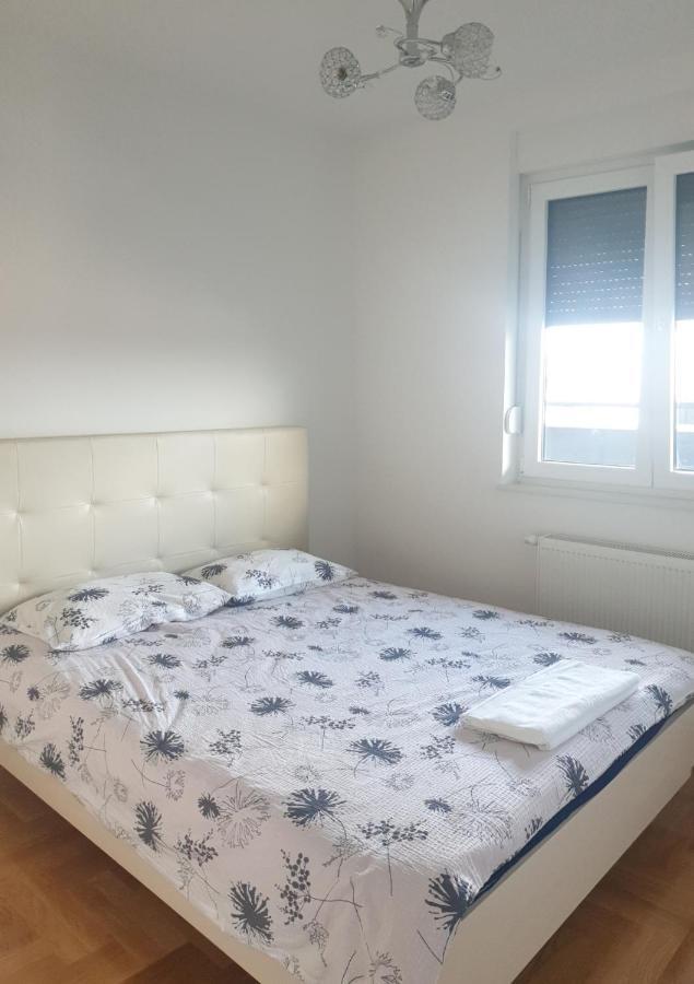 Apartman Venecija Banja Luka Exterior foto